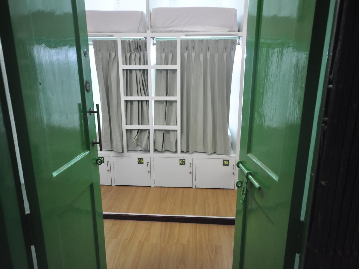 Hostel Latha Yangon Exteriör bild