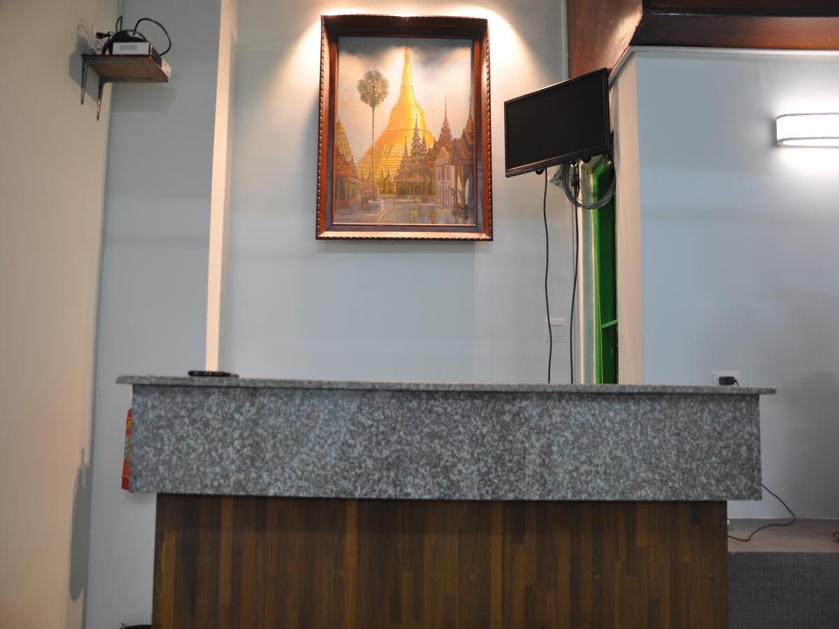 Hostel Latha Yangon Exteriör bild