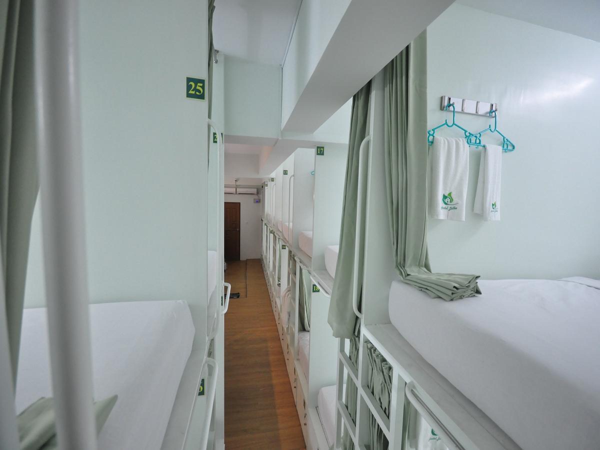 Hostel Latha Yangon Exteriör bild